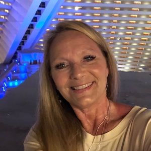 Meet your Posher, Stacy